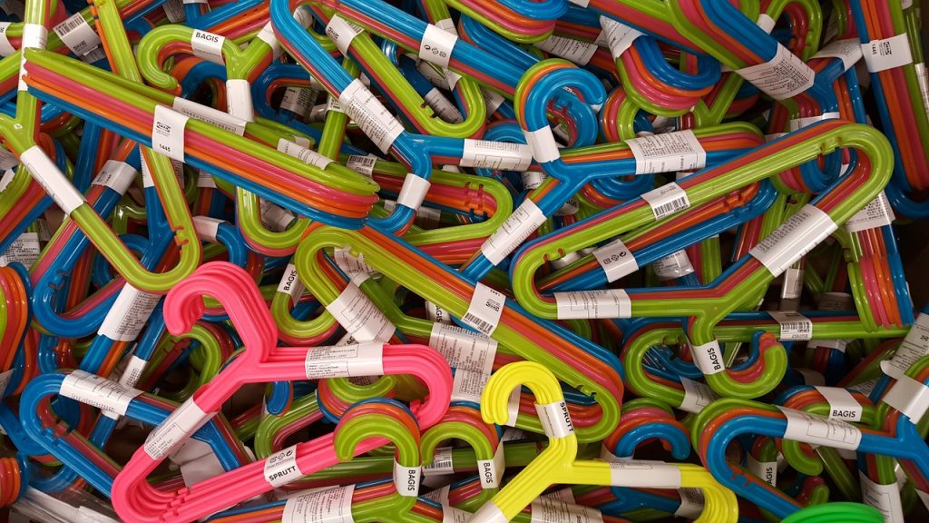 hangers-1243436_1280
